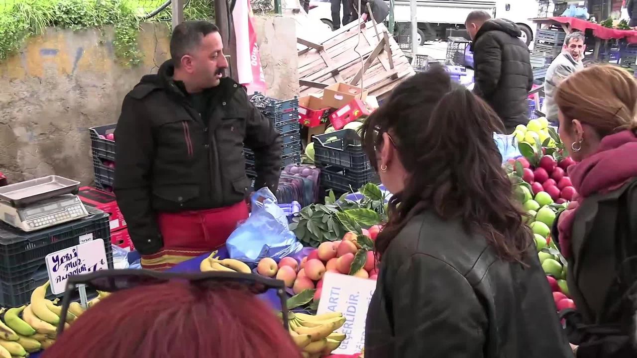 'Keşkek yatağında dana antrikotlu menü' tartışması... Peynir alıp alamadıklarını soran Sera Kadıgil'e dert yanan vatandaş: 'Yarım buçuk alıyoruz. 250 gram, 300 gram, neye yeterse'