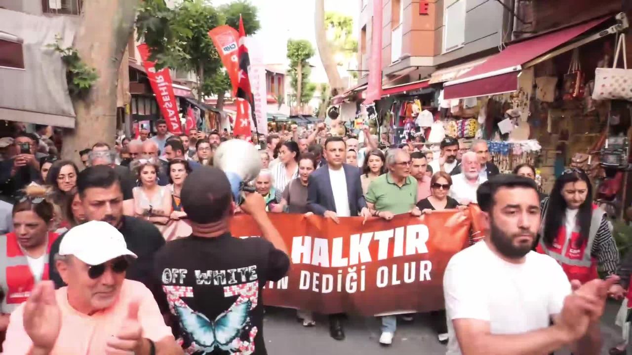 Özgür Çelik: En kısa sürede kurultay olmaz ise su akar yatağını bulur