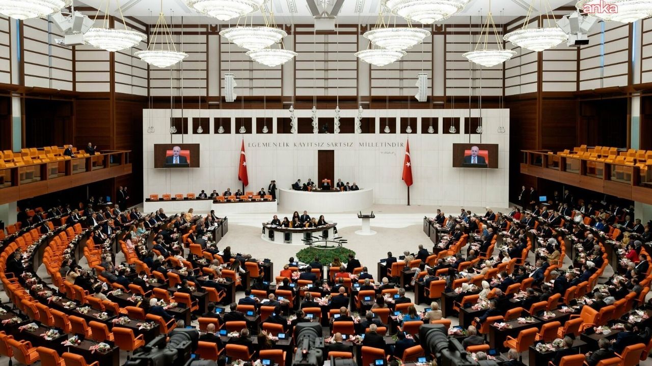 Meclis'te yeni oturma düzeni belli oldu... CHP'liler DEM ile MHP arasında oturacak