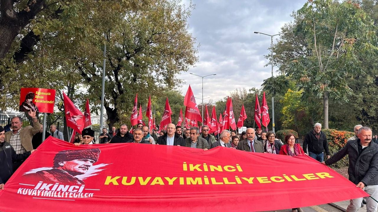 'İkinci Kuvayımilliyeciler', Birinci Meclis'ten Anıtkabir'e yürüdü