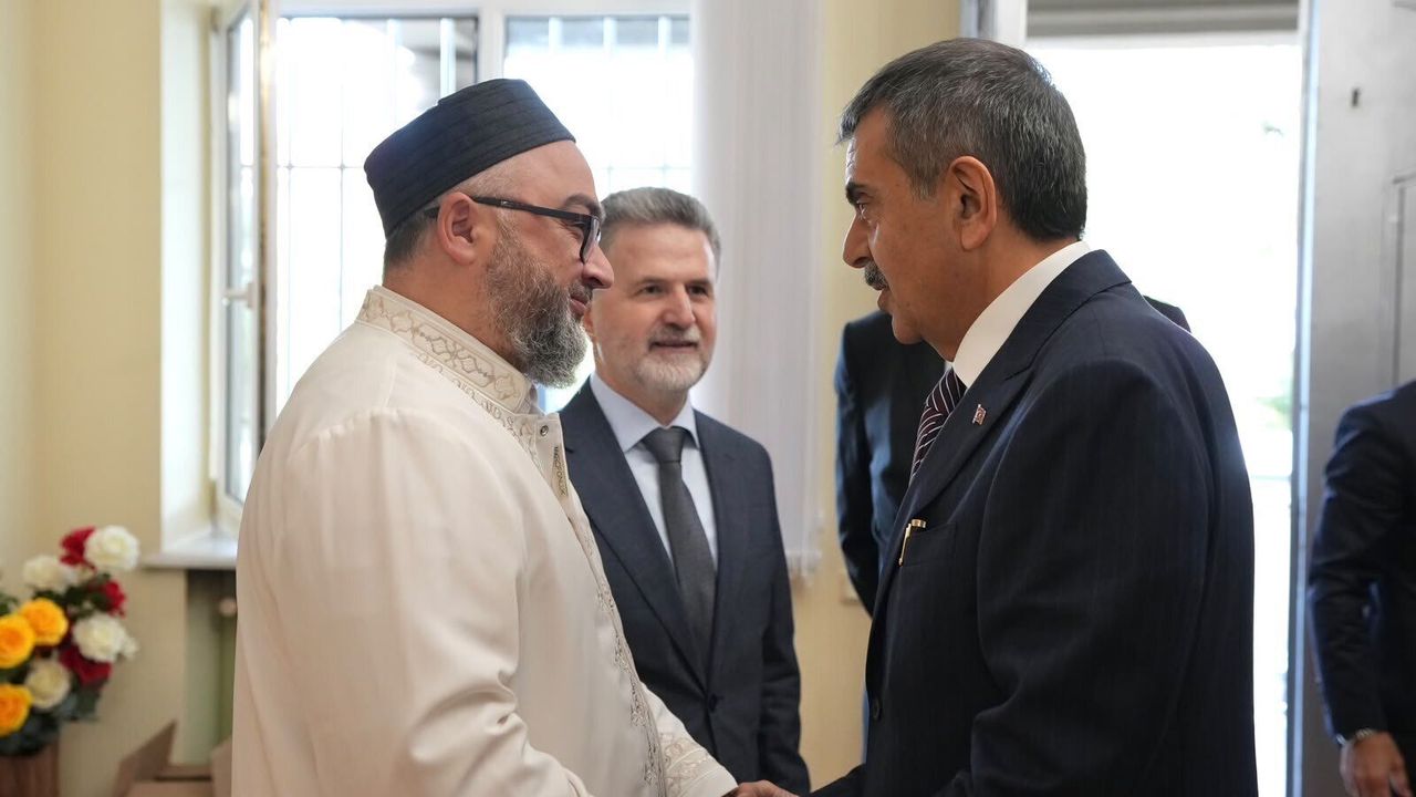 Milli Eğitim Bakanı Tekin, Tiflis'te Batı Gürcistan Başmüftüsü Shantadze ile görüştü