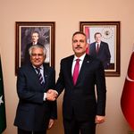 Dışişleri Bakanı Hakan Fidan, Pakistanlı mevkidaşı Dar ile İstanbul'da görüştü