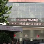 İzmir'de öğrenci velilerinden 'okul taşıma' kararlarına tepki