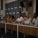Kuşadası Belediye Meclisi, Özer Türk Stadı'nın depreme dayanıksız bölümünün yıkılmasına karar verdi