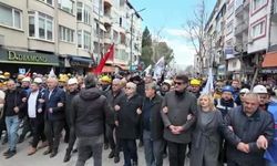 Soma'da maden işçileri yürüyüş düzenledi: Alacaklarımız düzelene kadar eylemler sürecek