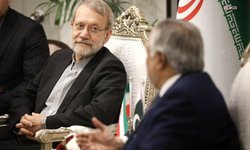 ABD ve İsrail'in İran'a saldırısı... İran Yüksek Ulusal Güvenlik Konseyi Sekreteri Laricani: 'Bugün onlara daha önce hiç yaşamadıkları bir güçle vuracağız'