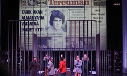 'Anne Kafamda Bit Var' oyunu, Bakırköy'de prömiyer yaptı... Başkan Ovalıoğlu: 'Tarık Akan'ın hatırasına sahip çıkıyoruz'