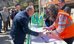 Antalya Büyükşehir Belediyesi'nden Aksekili üreticilere 'bordo bulamacı' desteği