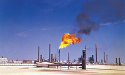 Aramco, İran'a ait İHA saldırısı sonrası Ras Tanura rafinerisinde faaliyetleri durdurdu