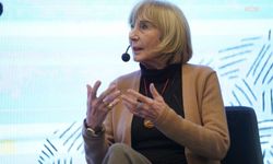 Ayşe Kulin, Beylikdüzü'nde okurlarıyla buluştu