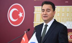 Babacan'dan, TÜSİAD yöneticilerine verilen hapis cezasına tepki: Cezalandırılan Türkiye'nin üretimidir, istihdamıdır, yatırım ortamıdır