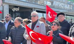 Bandırma Belediye Başkanı Mirza, 8 Mart'ta kadınlarla birlikte yürüdü