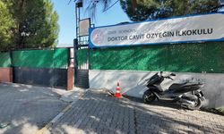 Bornova Belediye Başkanı Eşki, hayat bilgisi dersinde yerel yönetimleri anlattı