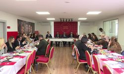 Bülent Tezcan: 'Bozbey, Erdoğan'ın yakasına rozet takmasını kabul etseydi, bugün bu operasyonla karşılaşmazdı'