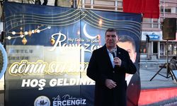 Burdur'da Gönül Sofrası, Cumhuriyet Meydanı'nda kuruldu