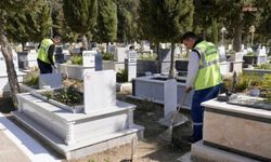 Burhaniye Belediyesi, ilçedeki mezarlıkları bayram ziyaretlerine hazırlıyor