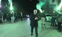 Bursa Büyükşehir Belediye Başkanı Bozbey, gençlerle sahur yaptı