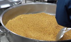 Bursa Büyükşehir Belediyesi, hazırladığı lezzetli ve sağlıklı yemekleri her gün binlerce vatandaşa ulaştırıyor