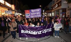 Çeşme'de 8 Mart, 'Buradayız, Eşitiz, Birlikteyiz' temalı etkinliklerle kutlandı