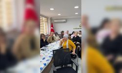 CHP Gaziantep İl Örgütü, Dünya Emekçi Kadınlar Günü'nü karanfillerle kutladı