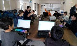 Çukurova'da çocuklar ve gençler teknolojiyle buluşuyor