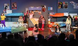 Didim'de 'Kadın Kadına Özgürlük' sahneye taşındı