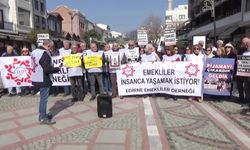 Edirne'de emeklilerden 'bayram ikramiyesi' tepkisi: Bayram ikramiyesine zam yapamayanlar 2026 bütçesinde 3 trilyon faiz ödemesi yapacak