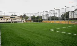 Efeler Belediyesi, Çeştepe Halı Saha'yı yenilenen yüzüyle hizmete açtı