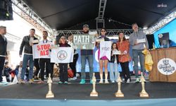 Efes Ultra Maraton 2026'da binlerce koşucu yağmura rağmen dünya mirasını keşfetti