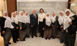 'Efsanelerle İpek' sergisi Bursa'da sanatseverlerle buluştu