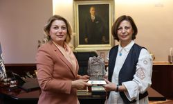 Eskişehir Büyükşehir Belediye Başkanı Ünlüce, CHP Kadın Kolları Genel Başkanı Kaya'yı ağırladı