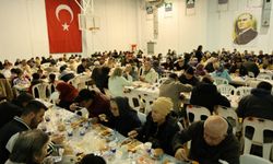 Foça Bağarası'nda yüzlerce vatandaş iftarda buluştu