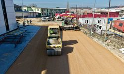 Gemlik genelinde yol ve altyapı yenileme çalışmaları sürüyor