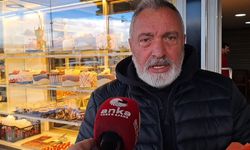 Hopa'da emekli yurttaş iftara tulumba tatlısını sayarak aldığını söyledi: 'Yaklaşık 10-15 tatlı, 10 tane de misafir var'