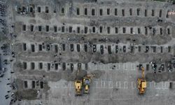 İsrail'in İran'da bir okulu vurması... Babacan: 'Toplu mezarlara indirgenen çocukluklara alışmadık, alışamayız'