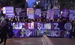 İstanbul'da 'Feminist Gece Yürüyüşü'... Engellemelere rağmen binlerce kadın bir araya geldi, sokaklardan 'Susmuyoruz, korkmuyoruz, itaat etmiyoruz' sloganları yükseldi