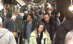 İzmir'de Arife günü Havra Sokağı'nda kalabalık var, satış yok... Esnaf: 'İşler yüzde 70 düştü'
