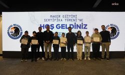 Kartal'da Maker Eğitim Programı'na katılan gençler serfikalarını aldı