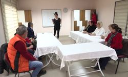 Konak Belediyesi'nin işaret dili kursu devam ediyor