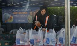 Kuşadası Belediyesi, 'Beslenme Çantası Desteği' ile ihtiyaç sahibi ailelerin yanında