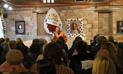 Kuşadası'nda 8 Mart ruhu sanatla taçlandı: 'Zümrüdü Anka' sahnelendi