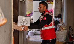 Manisa Büyükşehir Belediyesi'nden 22 bin aileye yardım kolisi desteği