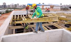 Mersin Büyükşehir Belediye Başkanı Seçer, 'Mersin Mezitli İçmesuyu Şebeke Projesi'ni sahada inceledi