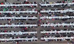 Mersin Büyükşehir Belediye Başkanı Seçer, Mezitli'de düzenlenen iftar programında vatandaşlar ile buluştu