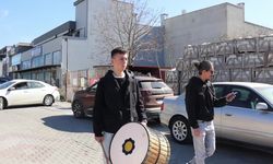 Muğla'da kadına şiddete karşı farkındalık etkinlikleri: Tellallar sokakta, şiddetin son bulması için 'ferman' okudu, sokak tiyatrosu sahnelendi