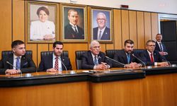 Müsavat Dervişoğlu, İYİ Parti Gençlik Kolları Başkanlık Divanı ve Genç İdare Kurulu ile bir araya geldi