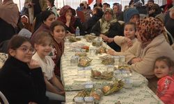 Osmangazi Belediye Başkanı Aydın, Demirtaş Mahallesi'nde kurulan iftar sofrasında vatandaşlarla buluştu