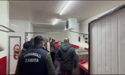 Osmangazi Zabıtası, tüketilmesi sakıncalı olduğu tespit edilen yaklaşık 700 kilogram sucuğu imha etti