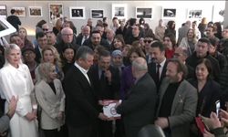 Özgür Özel, Eskişehir'de 'Ceyhun Atuf Kansu Şiirleri Eşliğinde Kadın Fotoğrafları Sergisi'nin açılışını yaptı