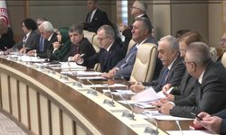 TBMM Sağlık, Aile, Çalışma ve Sosyal İşler Komisyonu'nda 'oylama' sıkıntısı... Doğum izninin artırılması ve 15 yaş altına sosyal medya yasağını düzenleyen kanun teklifinin görüşmeleri bayram sonrasına ertelendi